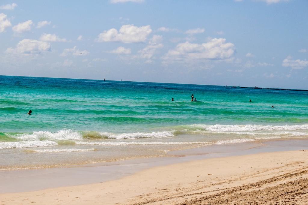 Ocean Walk Apartments Miami Beach Bagian luar foto