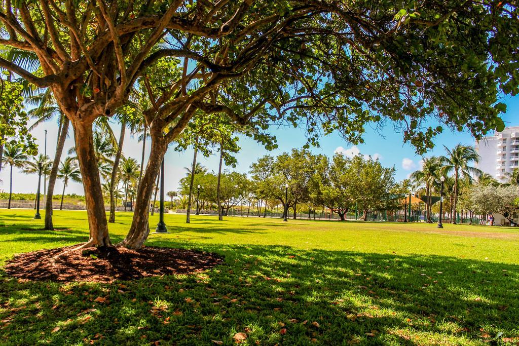 Ocean Walk Apartments Miami Beach Bagian luar foto