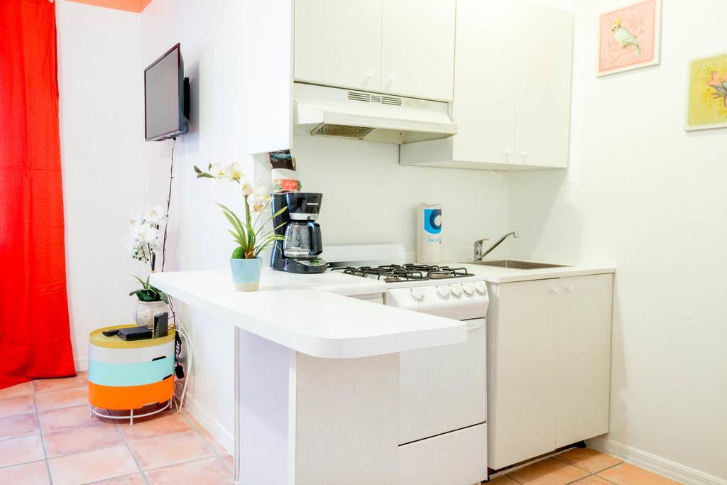 Ocean Walk Apartments Miami Beach Bagian luar foto