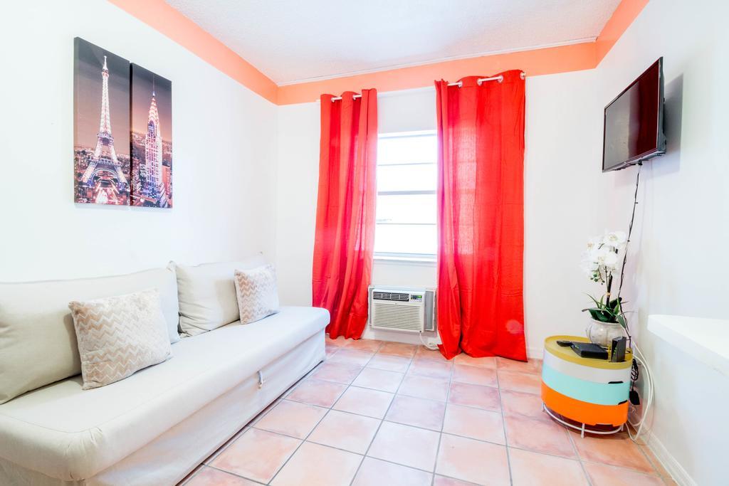 Ocean Walk Apartments Miami Beach Bagian luar foto